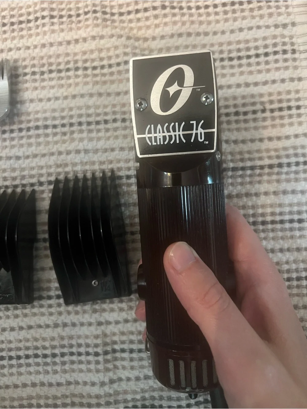Oster 76 Classic Clippers with blades and attachments